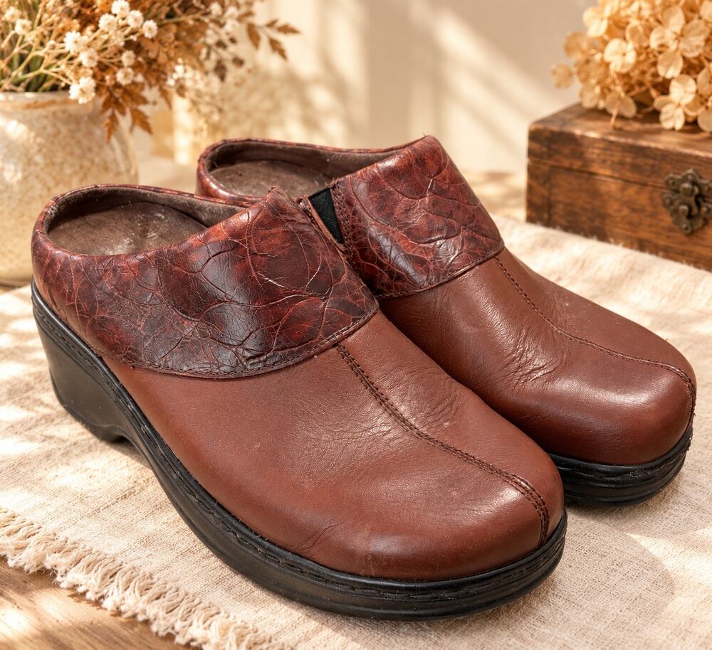 Klogs Footwear Women’s Brown Embossed Leather Clog Mules Size 8.5 Comfort Shoes